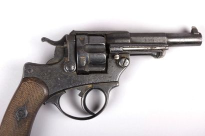 null Revolver réglementaire français - Mle

1874 pour officier - Cal. 11 mm - N°N23534

fabrication...
