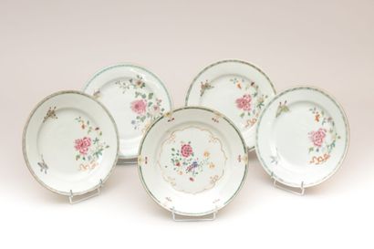 null CHINE - Compagnie des Indes

Quatre assiettes en porcelaine à décor

polychrome...