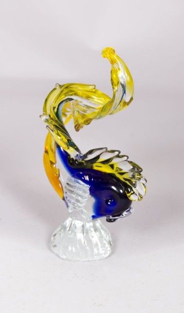 null MURANO

Sujet en verre soufflé translucide, teinté bleu et jaune représentant...
