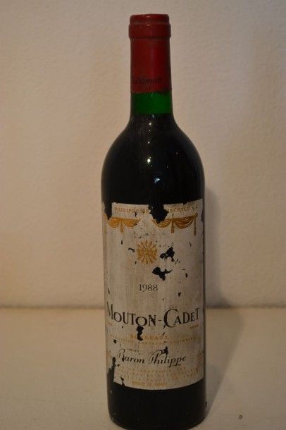 null 1 Blle	MOUTON CADET	Bordeaux mise nég.	1988

	Et. un peu tachée et usée mais...