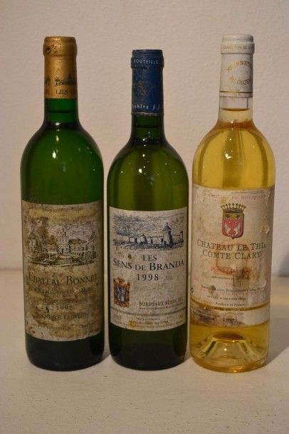 null Lot de 3 blles de vin blanc comprenant :		

1 Blle	CH. LE THIL	P. Léognan	1997

1...