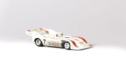 null SOLIDO Echelle 1/43éme

Porsche 917 

Réf: 186 3/71

(bon état général)