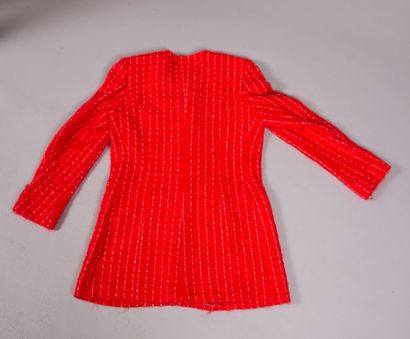 null Yves SAINT LAURENT 

Manteau en laine rouge sans col et manches longues, boutons...