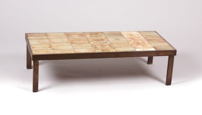 null CAPRON Roger (1922-2006)

Table basse de forme rectangulaire, le plateau à carreaux...