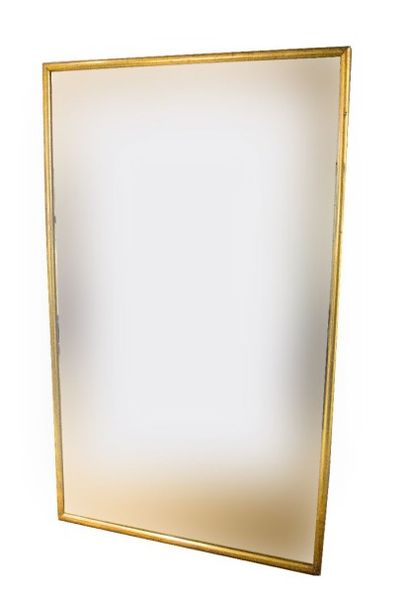null Miroir en bois et stuc doré à bandeaux

Fin XIXème siècle 

(usures d'usages)

Haut....