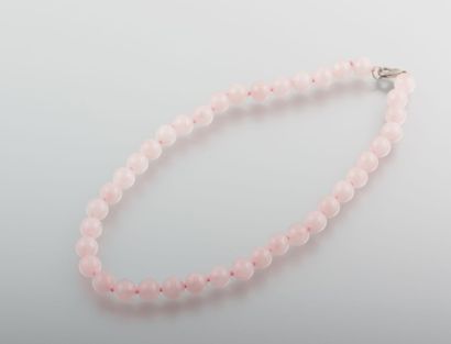 null Collier de perles de quartz rose. 

Long. : 23 cm env