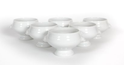 null ALLEMAGNE - BAVIERE

Lot en porcelaine blanche composé de six bouillons sur...
