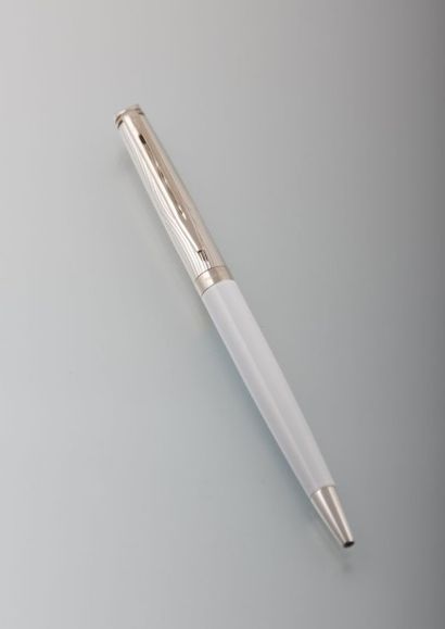 null WATERMAN, stylo chromé et laqué blanc