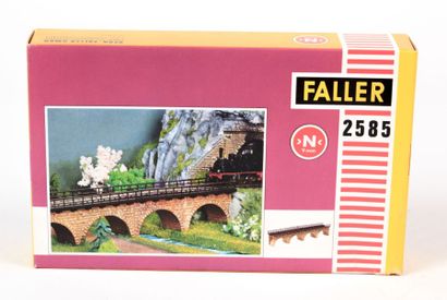 null FALLER (ALLEMAGNE)

Pont - Ref/2585

(boite d'origine)