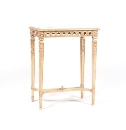 null Table de milieu en bois mouluré, sculpté et doré, le plateau rectangulaire en...