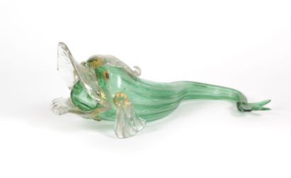 null Vase poisson en verre de murano translucide et vert et paillons d'or

(éclats)

Long....
