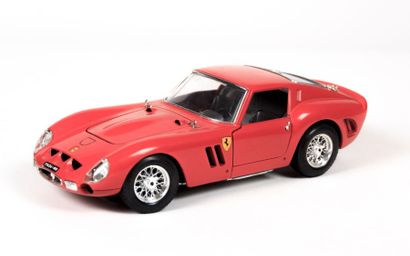 null BURAGO (ITALIE)

Ferrari G10 1962 - 1/18ème - Réf 3011

(bon état)