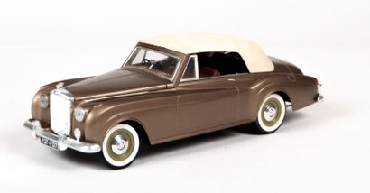 null SOLIDO (FRANCE)

Bentley SII 1961 - 1/20ème - Réf 8007

(état d'usage)