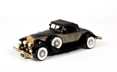 null Cabriolet miniature électrique modèle de 1931

Long. : 25 cm

(bon état, hors...