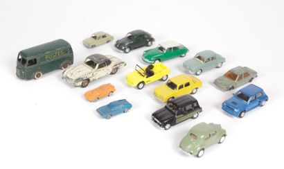 null DINKY TOYS - NOREV - LESNEY

Lot de quatorze voitures miniatures

(état d'usage,...