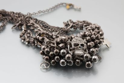 null MAAS Christian (né en 1951)
Collier à mailles entrelacées ornées de perles fantaisie...