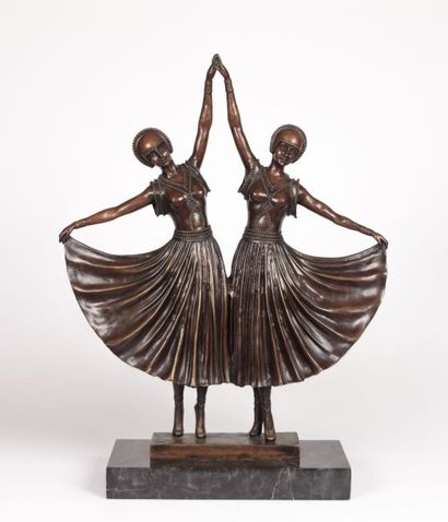 null CHIPARUS Demeter (1886-1947), dans le goût de

Danseuses 

Bronze à patine brune

Contre...