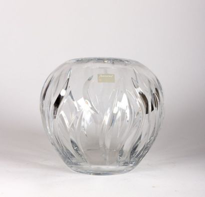 null BACCARAT

Vase en cristal à décor de vagues stylisées

Haut. : 18 cm - Diam....
