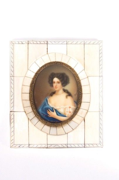 null Mignard (XIXème siècle)

Portrait de jeune fille au drapé bleu et collier

de...