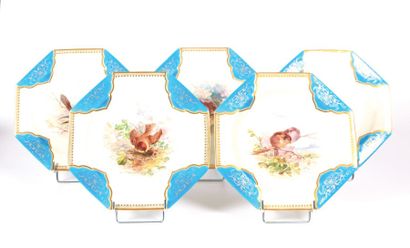 null BROWNFIELD'S Manufacture de

Cinq assiettes de table en porcelaine de

forme...