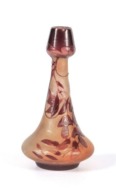 null GALLÉ Émile (1846-1904)

Vase soliflore en verre multichouche brun,

bordeaux...