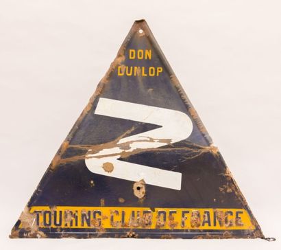 null Plaque émaillée de forme triangulaire marquée "Touring Club de France - Don...