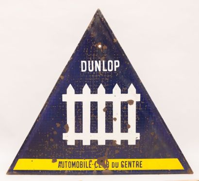 null Plaque émaillée de forme triangulaire marquée "Dunlop Automobile Club du Centre"

(corrosion,...