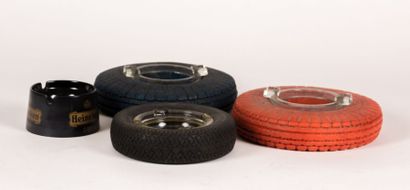 Lot composé de trois cendriers pneu Dunlop...