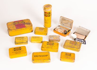 null Lot de 13 boites métalliques Dunlop composé de quatre boites rectangulaires...