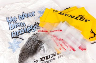 null Emballages Dunlop dont sacs en plastique et boites en carton