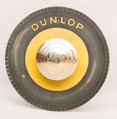 null Plaque imprimée de forme ronde formant applique marquée "Dunlop" 

(état d'usage,...