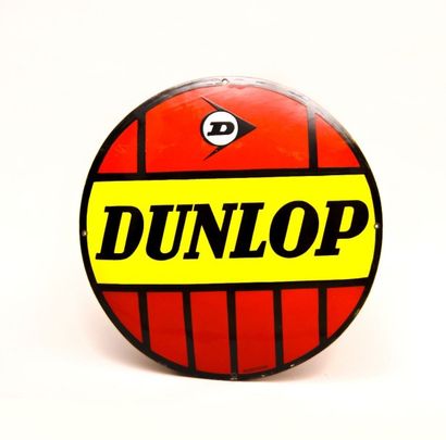 null Plaque émaillée de forme ronde légérement bombée marquée Dunlop

Emaillerie...