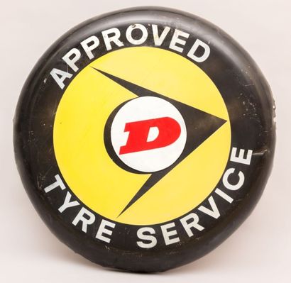 null Plaque peinte de forme ronde et bombée marquée "Approved Tyre Service", le D...