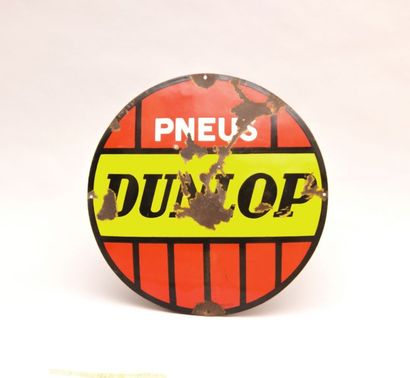 null Plaque émaillée de forme ronde légérement bombée marquée "Pneus Dunlop"

Emaillerie...