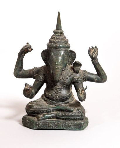 null THAILANDE

Bronze à patine verte représentant le Dieu Ganesh en position de...