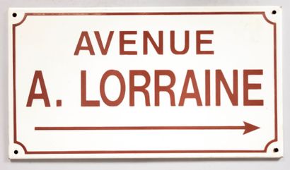 null Plaque émaillée de forme rectangulaire marquée "Avenue A.Lorraine"

(état d'usage,...