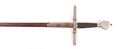 null Epée de cérémonie, garde en croix, fusée bois recouverte de fil de fer tressé,...