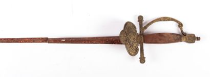 null Epée, monture laiton, clavier aux armes de France, pommeau ornée d'une croix...