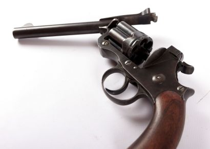 null Revolver ENLFIED Mark II n°1911 cal 476 ELEY (fabrication 1881), bâti frappé...