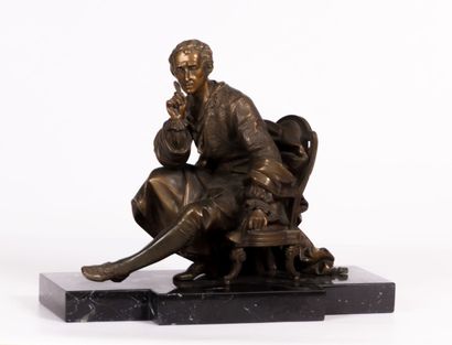 null Sujet en bronze à patine brune figurant Montesquieu tenant l'Esprit des Lois,...