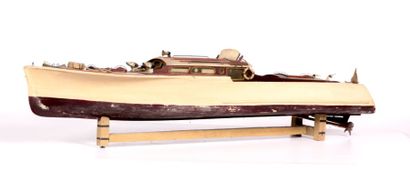null Maquette de bateau en bois, la coque laquée beige et bordeaux, marquée "le Grepon...