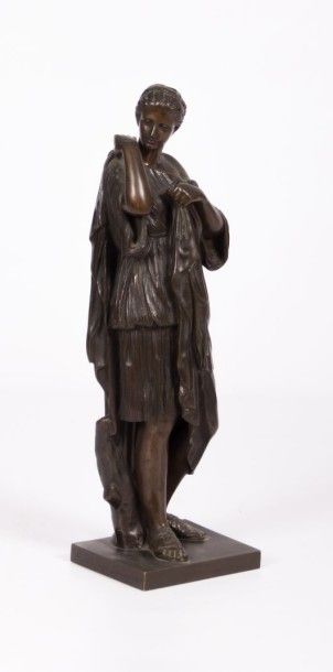 null Ecole française du XIXème siècle

Jeune femme à l'Antique

Bronze à patine brune

Marqué...
