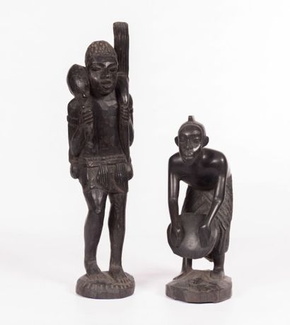 null AFRIQUE

Deux statues en bois patiné, l'une figurant un joueur de djembé et...
