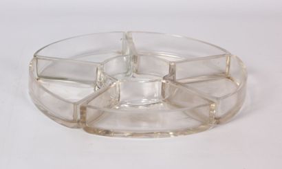 null Cinq ramequins formant milieu de table en verre de forme trapézoïdale formant...