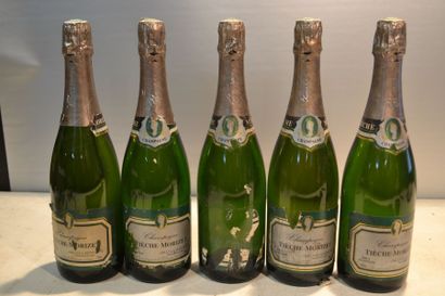 null 5 Blles	Champagne TIÈCHE-MORIZET Brut		NM

	Et.: 1 impeccable, 3 un peu déchirées,...
