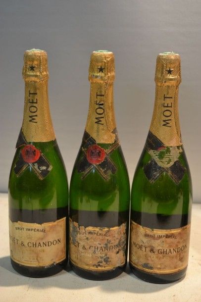 null 3 Blles	Champagne MOET & CHANDON Brut Impérial 		NM	

		Et. tachées et usées....