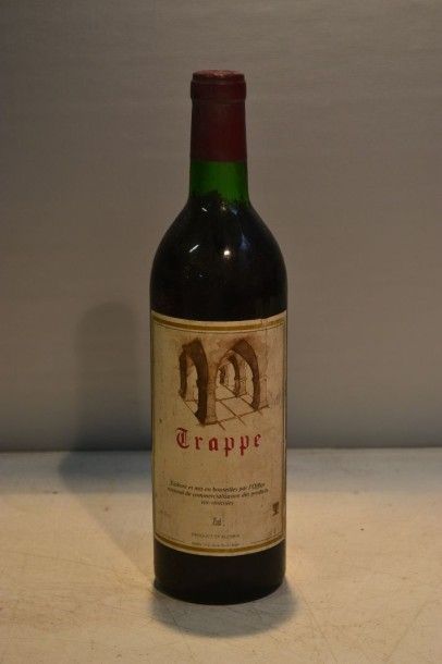 null 1 Blle	TRAPPE (Vin rouge d'Algérie) 		NM

	Et. un peu tachée. N : tout en haut...