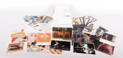 null [PHOTOGRAPHIES] 

Ensemble de cartes postales représentant principalement des...
