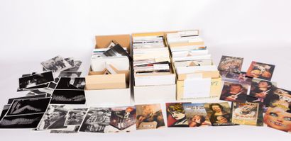 null [PHOTOGRAPHIES - PHOTOMONTAGE] 

Ensemble de cartes imprimées modernes d'après...