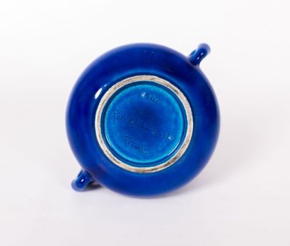 null CHAMBOST Pol (1906-1983)

Vase à panse globulaire en céramique émaillée bleu...